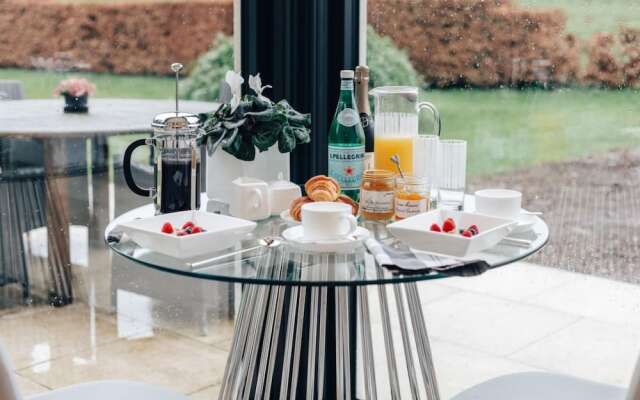 Wisteria House - Sleeps 11