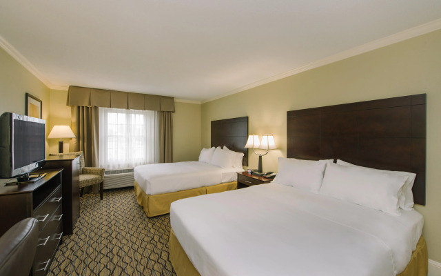 Holiday Inn Express & Suites Merrimack