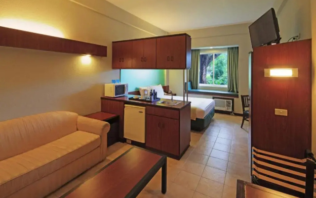 Microtel Inn & Suites