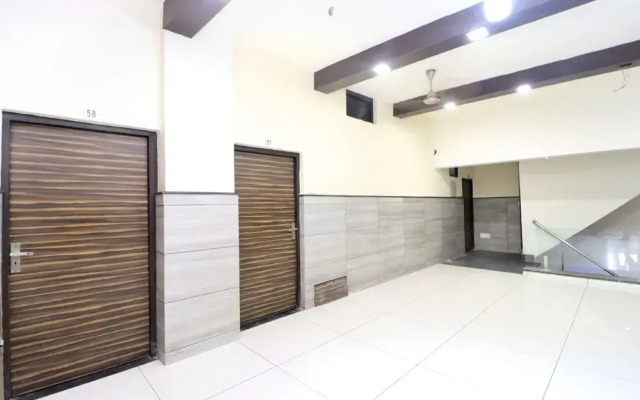 Oyo 37860 Hotel Batra