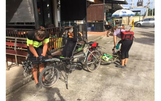 You In House URT Surathani Airport