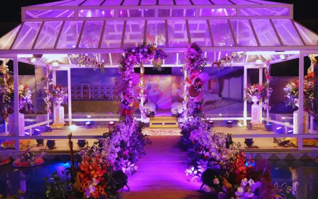 Orchha River Stone Resort