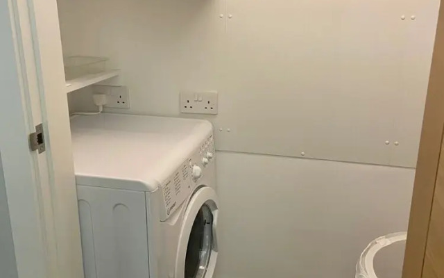 Lovely 1-bed Garden Apartment in London