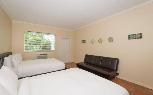 Park SoBe Apartments