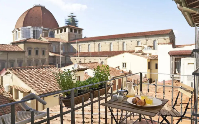 A Few Steps to The Duomo Amazing 4BD Apt