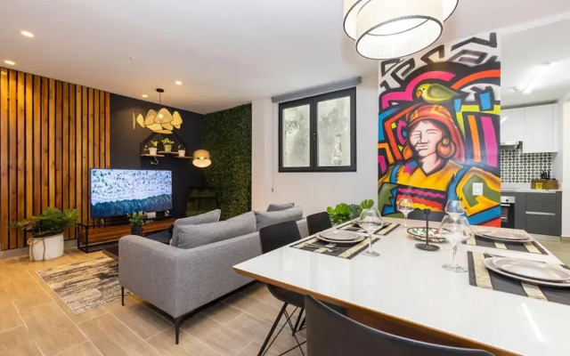 The Urbanart Condo by Acomodo