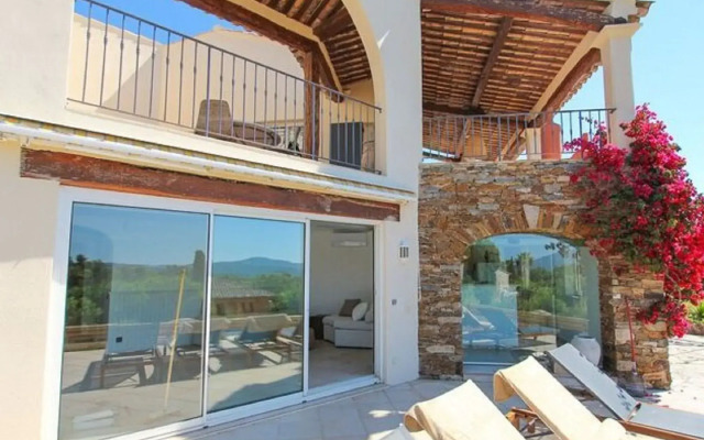 Majestic Holiday Home in Grimaud With Private Pool