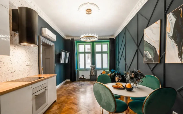 Charles Bridge Suite by Riverside
