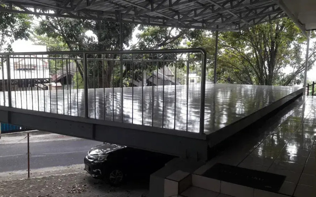 Manado Pod House - Hostel