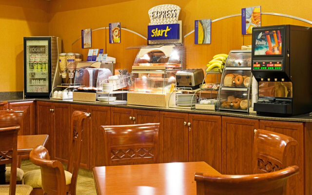 Holiday Inn Express & Suites Grande Prairie by IHG