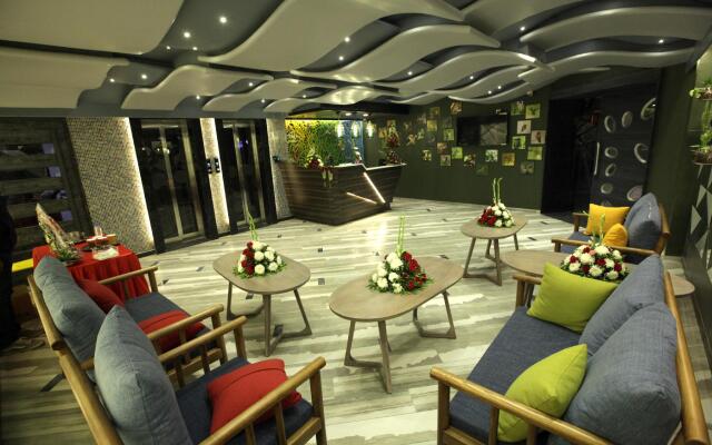 Hummingbird Hotel and Banquet