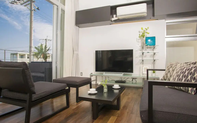 Resort House Plus One