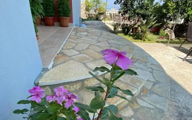 Vila MARE