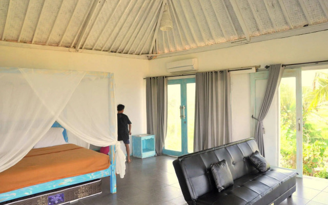 Dikaloha Medewi Surfcamp