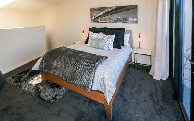 Khione 6 - Modern 2 bedroom Townhouse