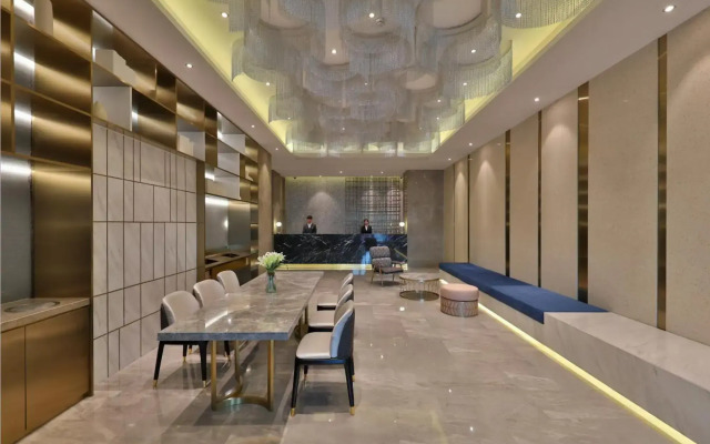 Orange Select Hotel(Shanghai National Exhibition and Convention Center Jiuting)