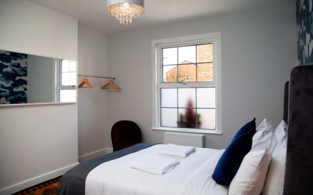 The Old Post Office - Bright & Modern 4bdr Townhouse With Private Garden