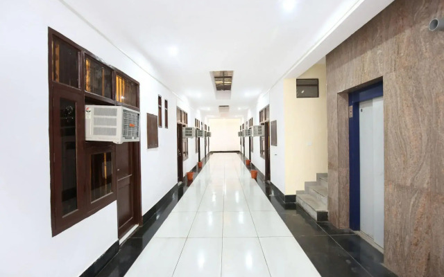 OYO 14823 Skyheights