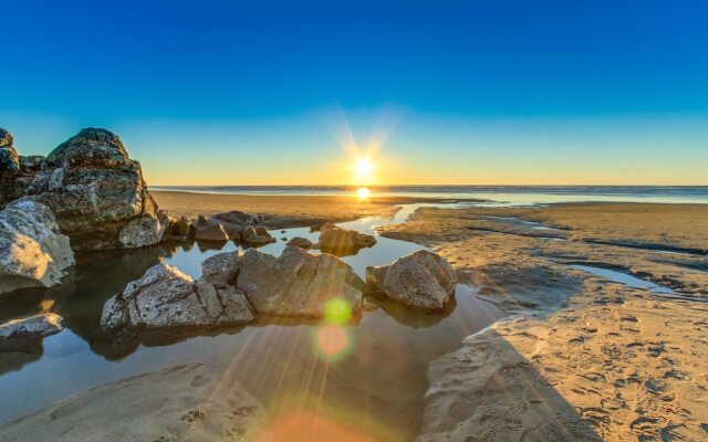 The Sandstone Point Inn