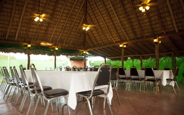 Hotel Paradise Inn