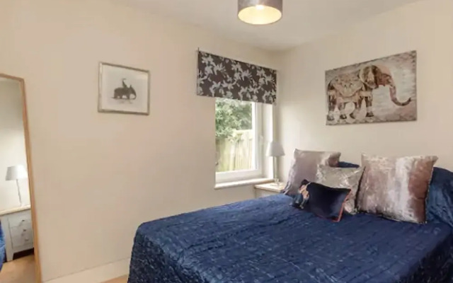 2 Bed Apartment Heart Of Edinburgh
