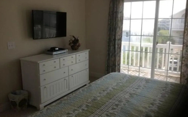 Half and Half - 4 Br Home