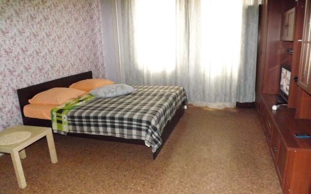 Na Bolshoy Akademicheskoy Apartment
