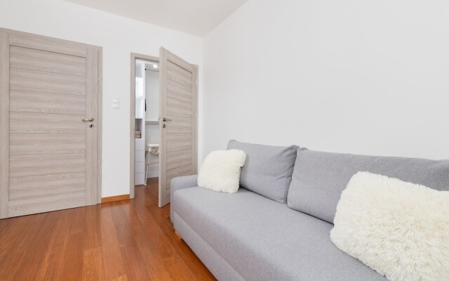 Lux 3 Bedroom Flat by Renters Prestige