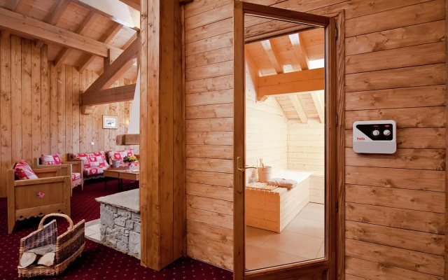 Cozy apartment with a fireplace in a child-friendly village