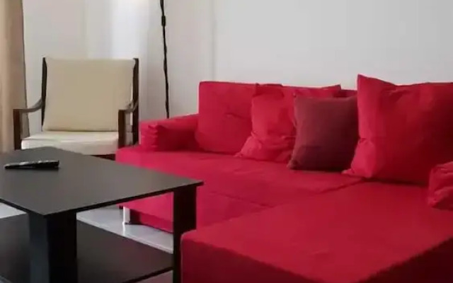 Lovely Flat Near Port! Few Min From City Center