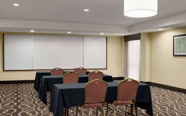 AmericInn by Wyndham Grand Rapids Airport North