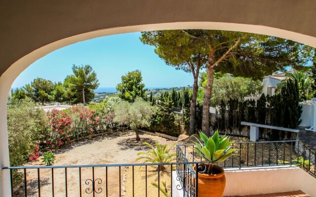 Frajapie - sea view villa with private pool in Moraira