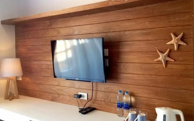 Chill House at Naiyang