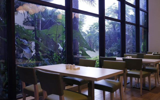 Holiday Inn Express Haikou West Coast by IHG