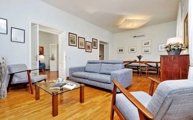 Luxury, Large Flat With Terrace on Vatican Walls