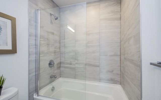 Luxurious 3 Bedroom Brand NEW Town House