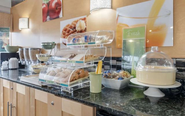 Quality Inn & Suites Mayo Clinic Area