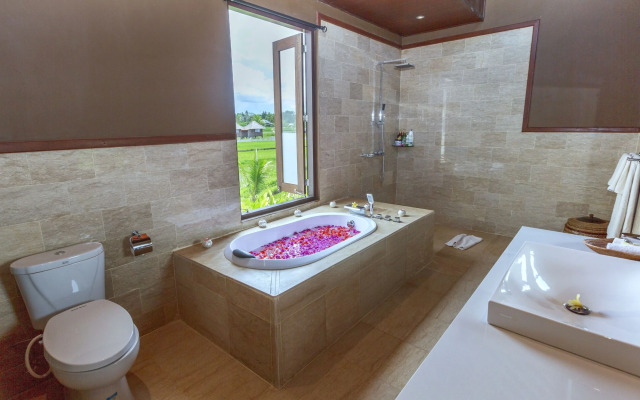 Solo Villas and Retreat