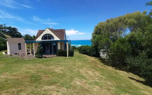 The Quarters Ocean-View Chalet