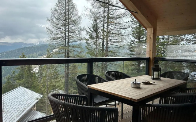 Beautiful Chalet With Balcony