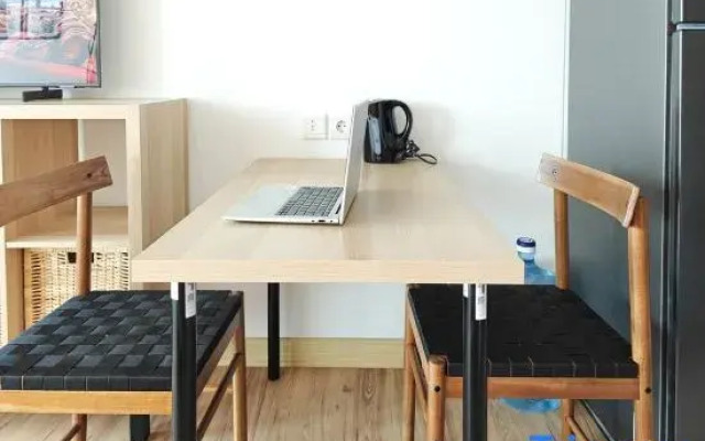 Newly Studio Apt w/ Pool, Gym Netflix