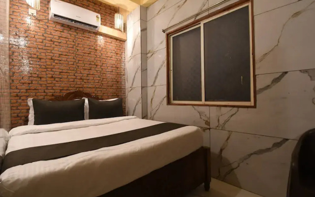 Hotel Plush
