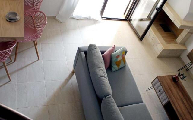 4 bedroom villa with pool and garden
