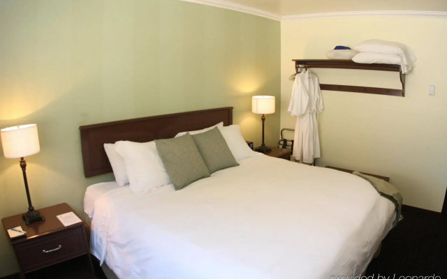 The Mammoth Creek Inn