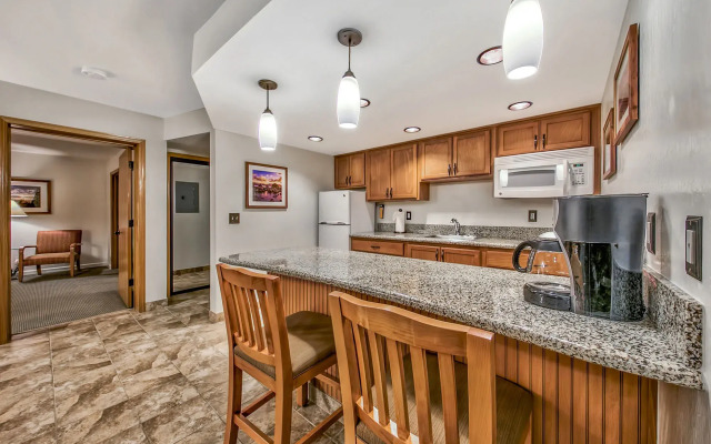 Tahoe Beach & Ski Club