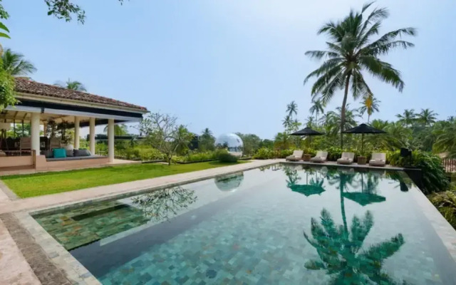 Cool and Contemporary Hilltop Villa With Ocean Views