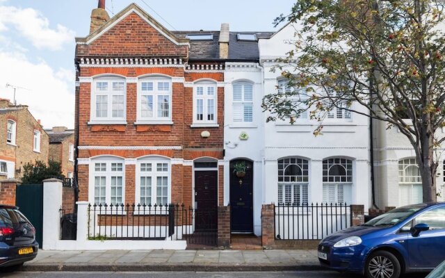 Fabulous 4 Bed House With Garden in Fulham