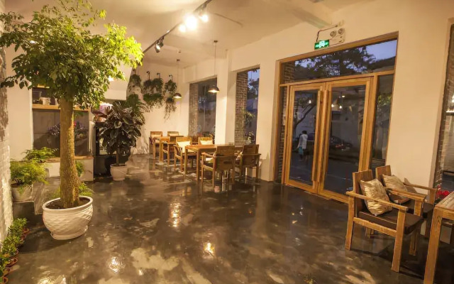 Yue Love Hotel