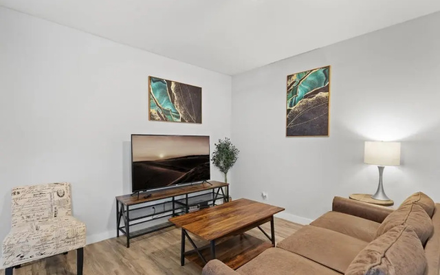 Stylish 1BR Near UT Highland Evonify