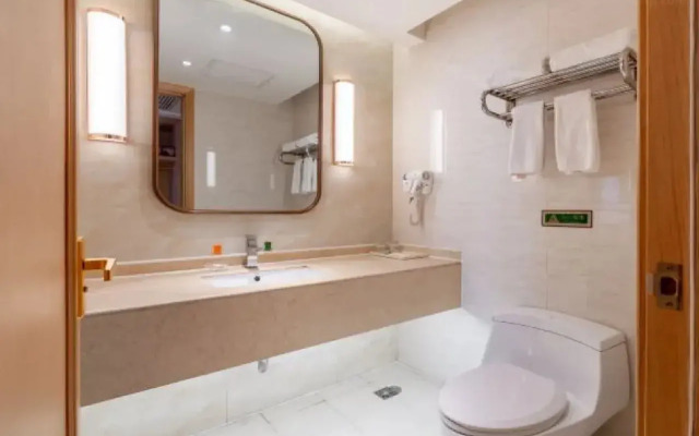 Vienna International Hotel (Zhongxiang Zhongbai Square)